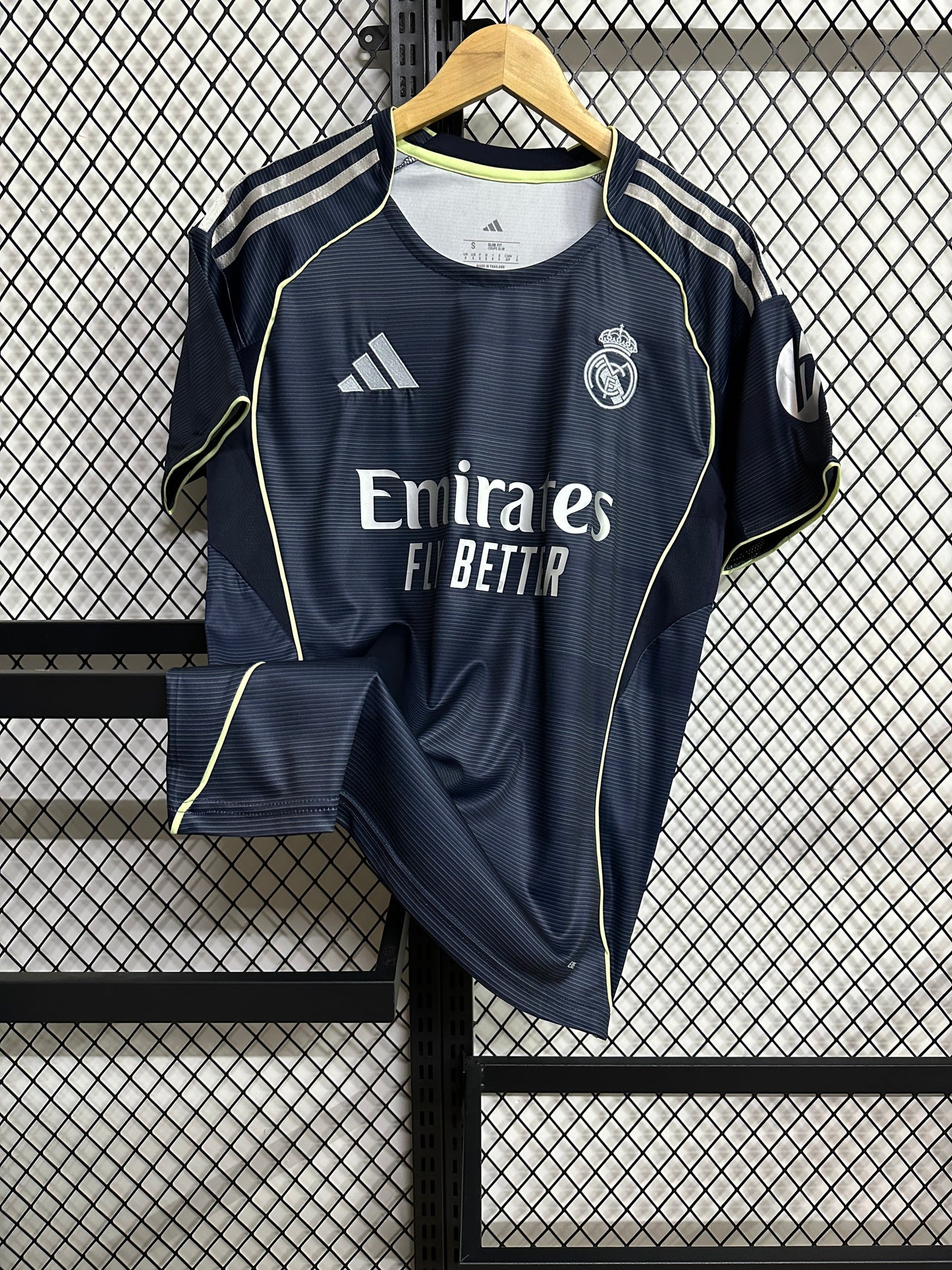 Camiseta visitante Real madrid 25/26 Versión Fan 1:1