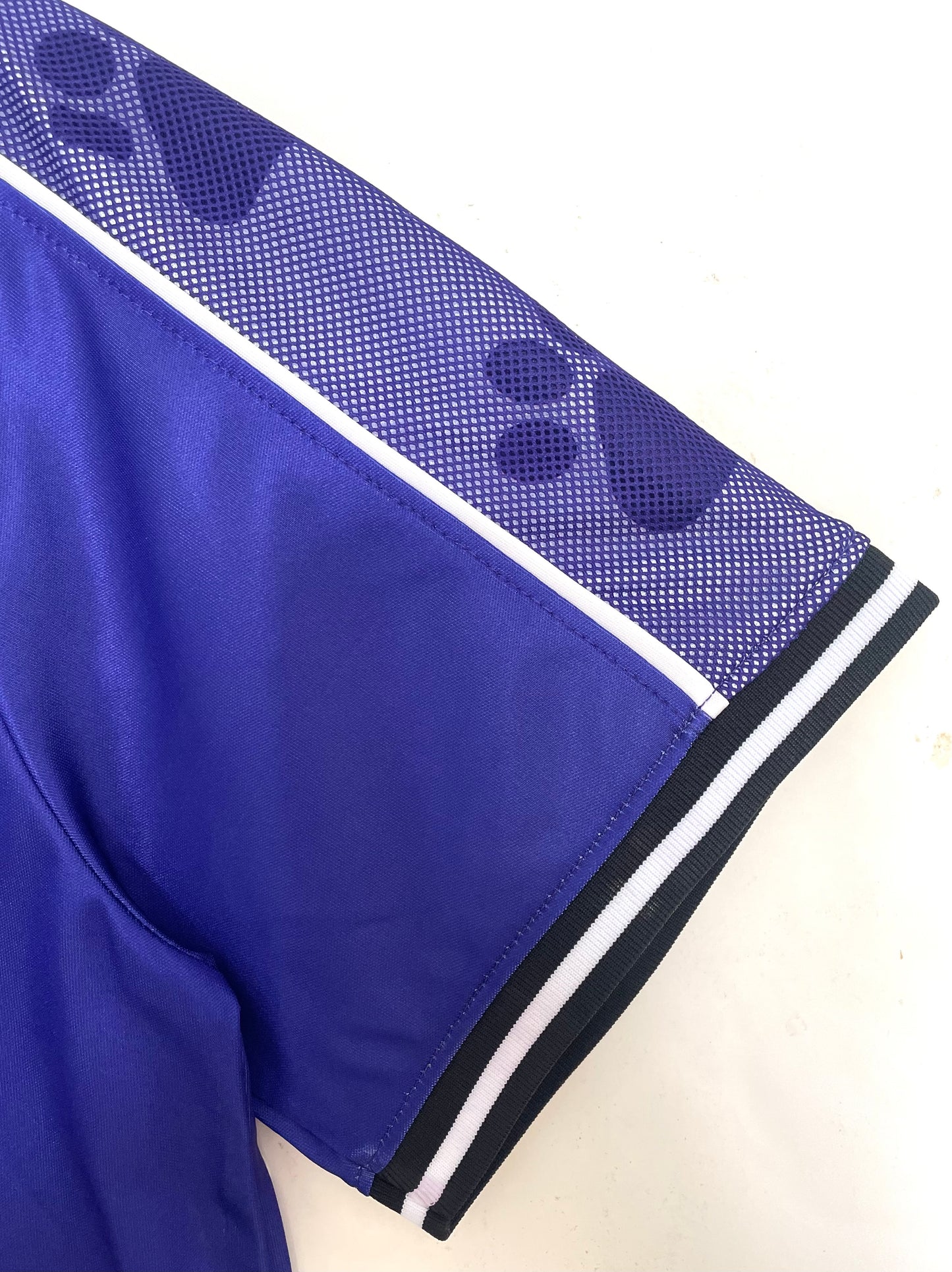Camiseta Real Madrid RETRO 97/98 Versión Fan