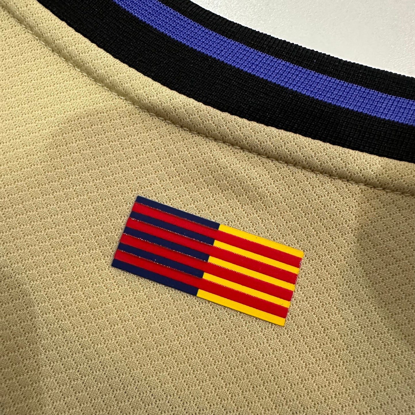 Camiseta visitante Barcelona 25/26 Versión Fan 1:1