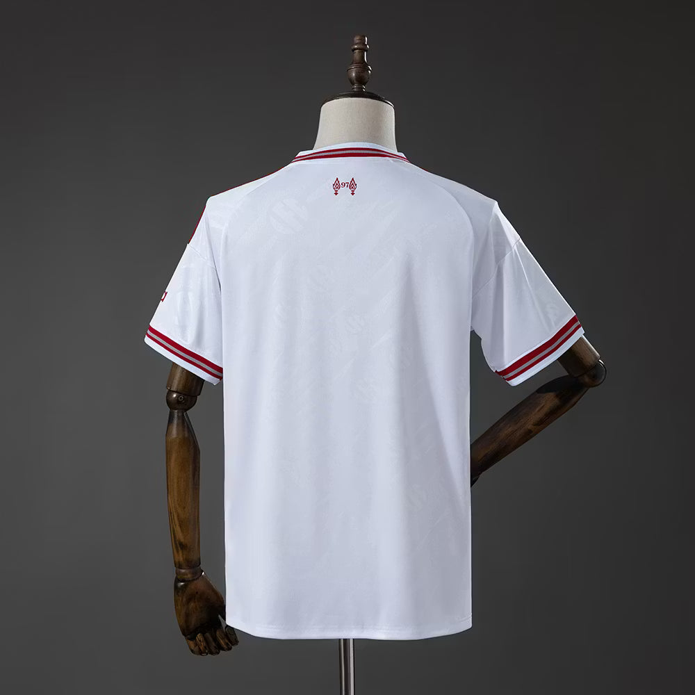 Liverpool visitante 26/27