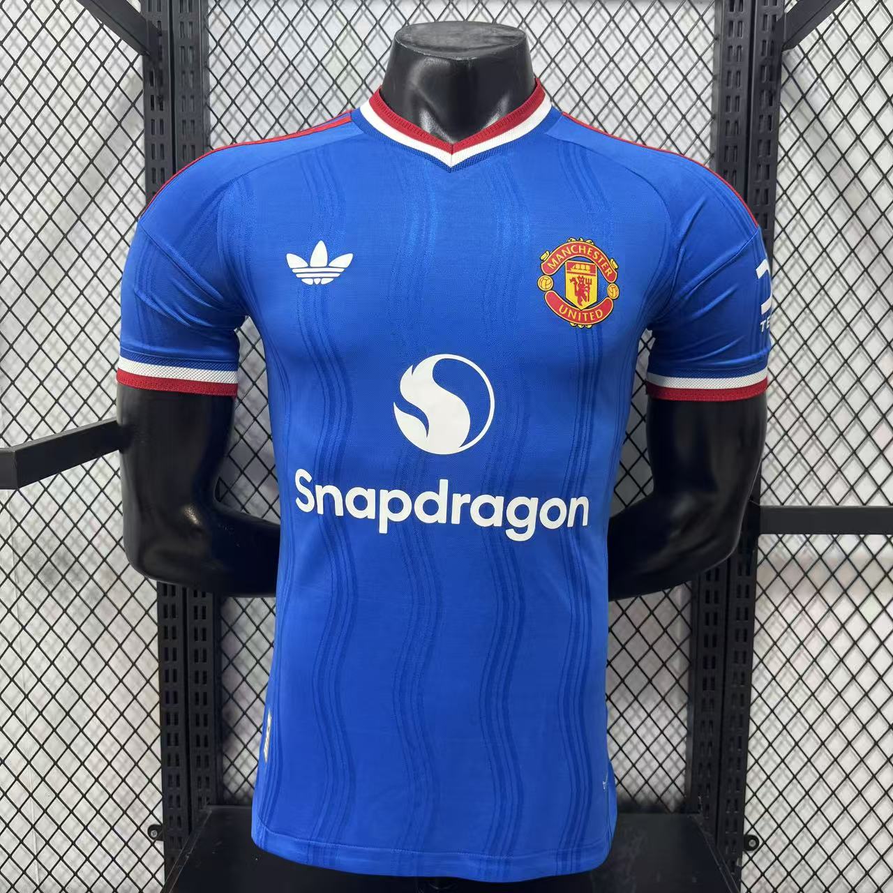 Camiseta Manchester United visitante 26-27 Versión Fan 1:1