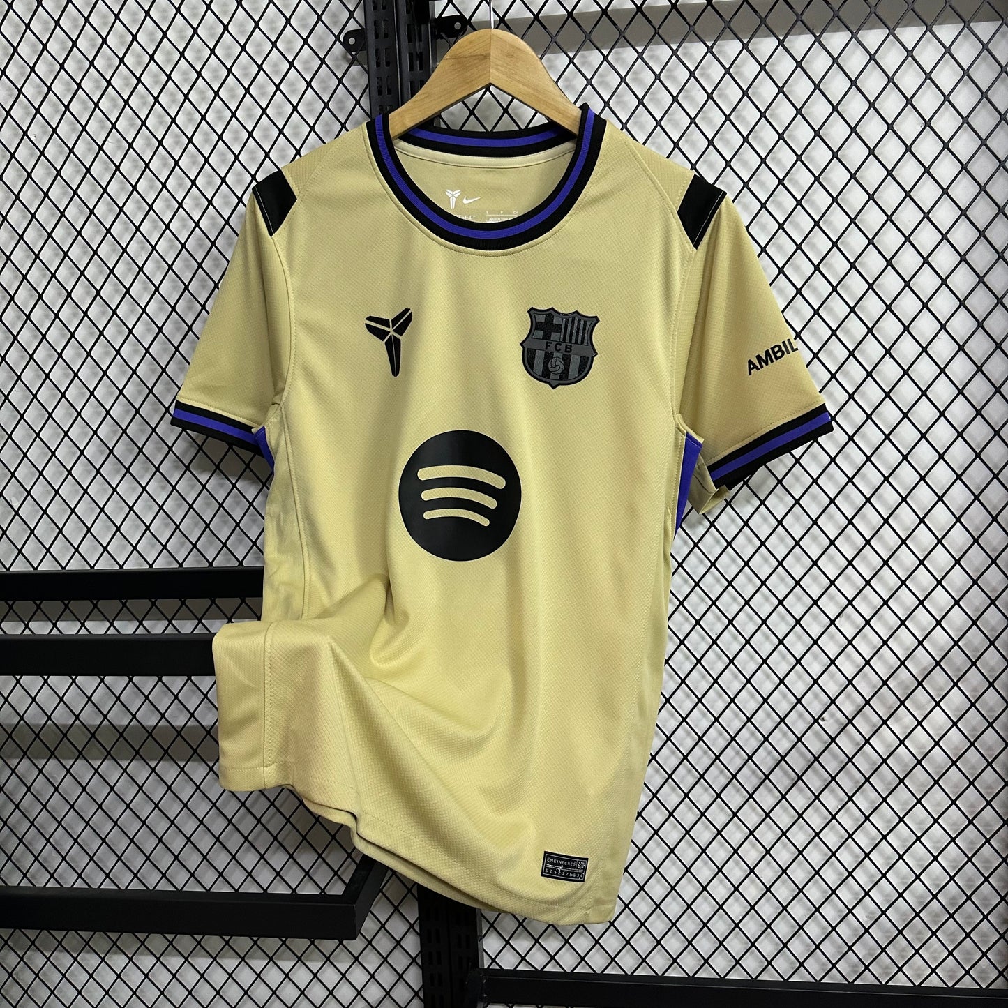 Camiseta visitante Barcelona 25/26 Versión Fan 1:1