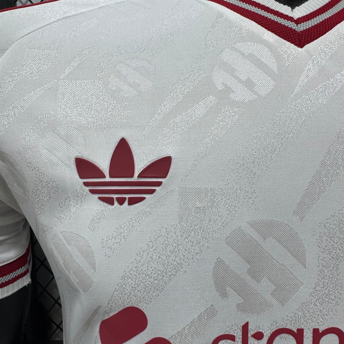 Camiseta Liverpool visitante 26-27 Versión Fan