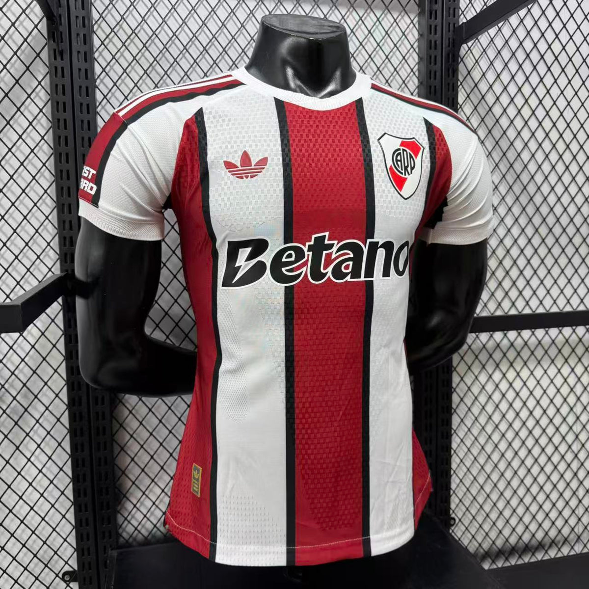 Camiseta River Plate visitante 26/27 Versión Fan