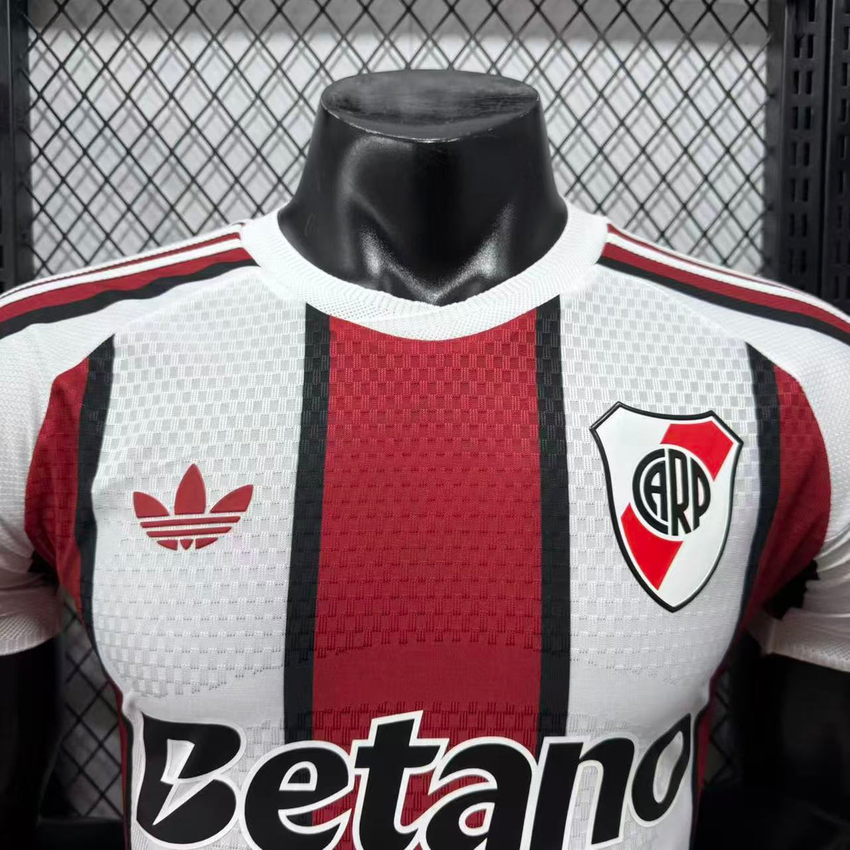 Camiseta River Plate visitante 26/27 Versión Fan