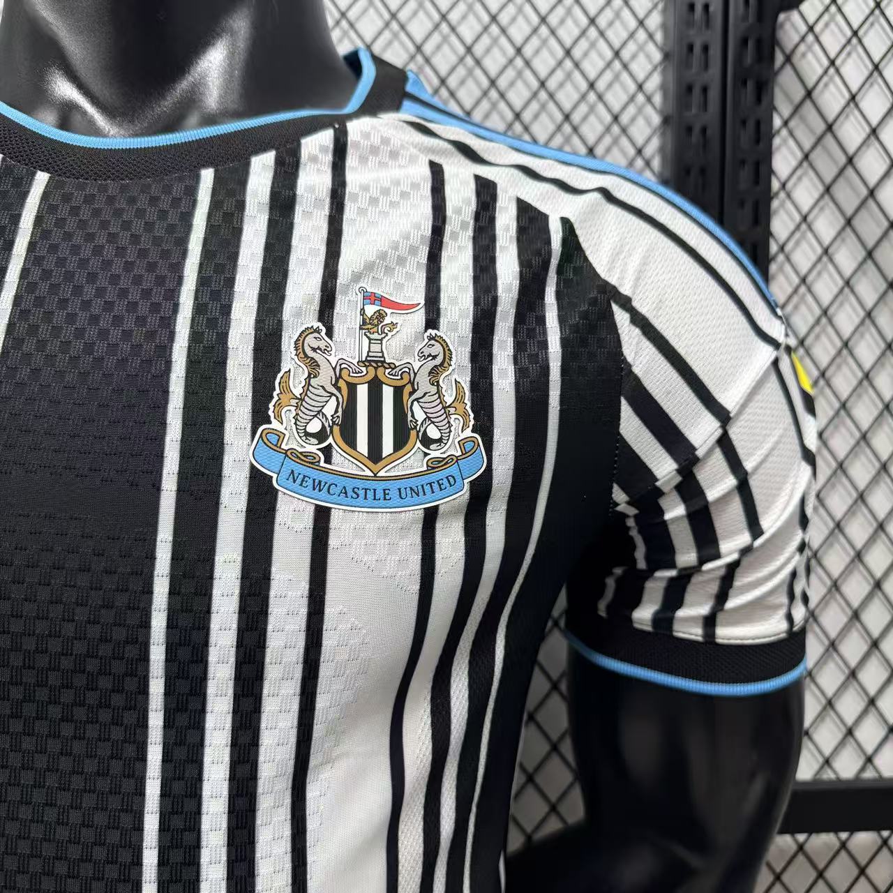 Camiseta Newcastle local 26-27 Versión Fan 1:1