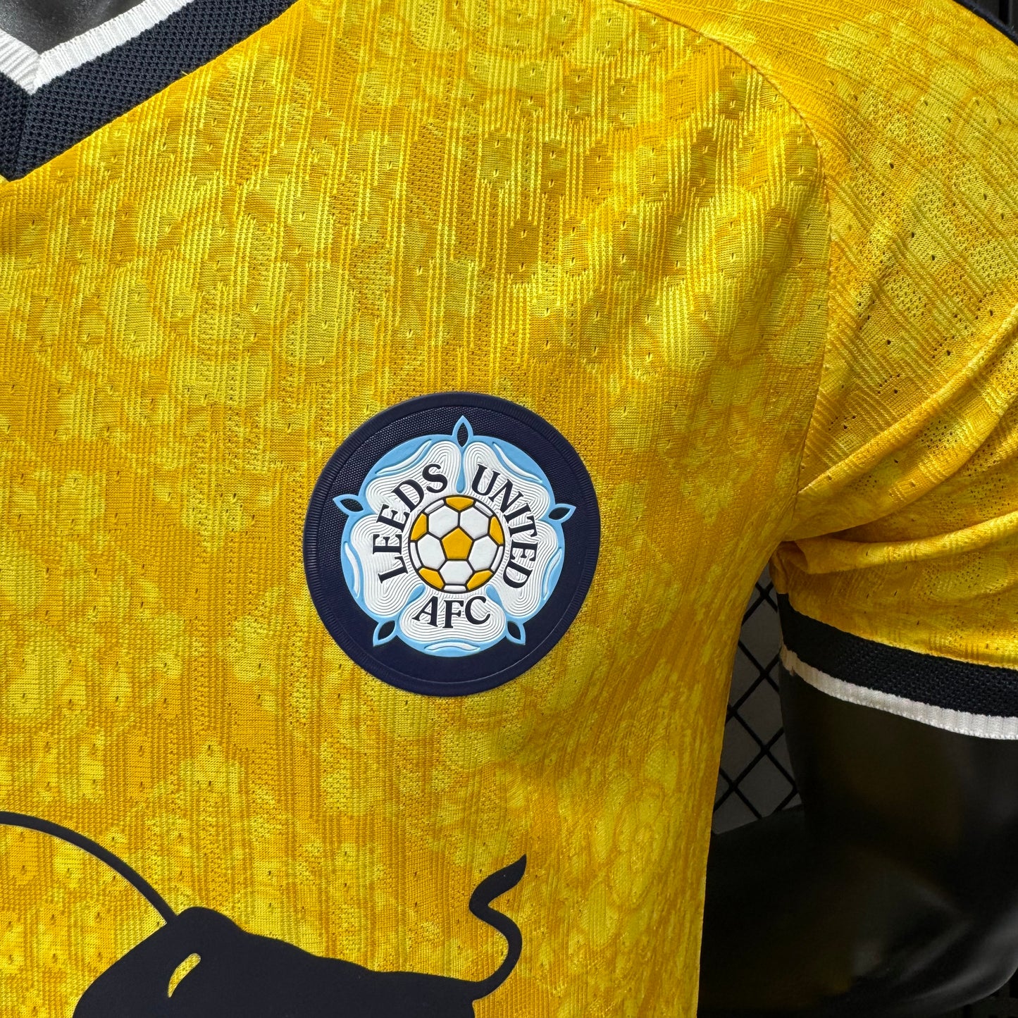 Camiseta Leeds United visitante 26-27 Versión Fan