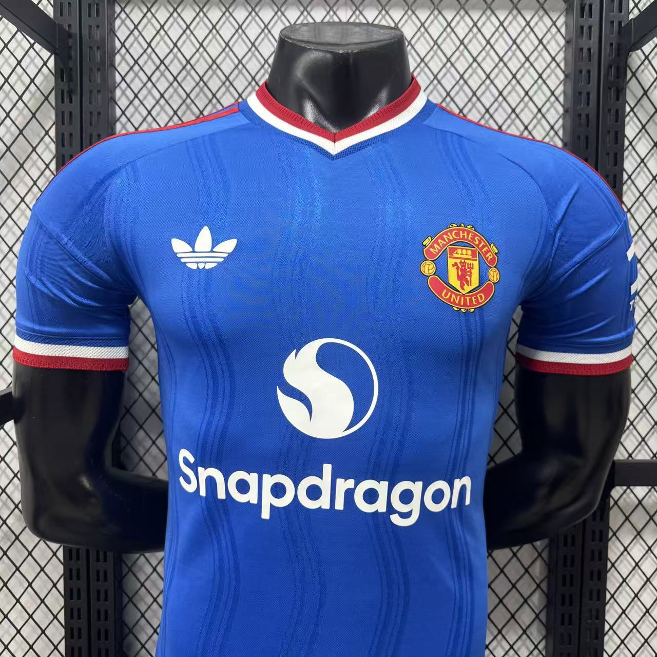 Camiseta Manchester United visitante 26-27 Versión Fan 1:1
