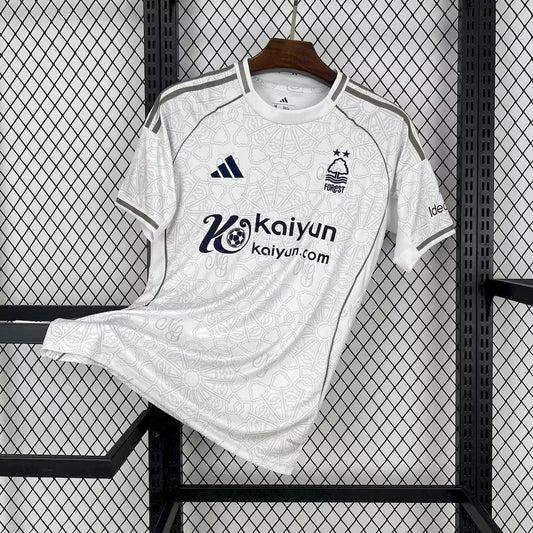 Camiseta Nottingham Forest visitante 25-26 Versión Fan 1:1