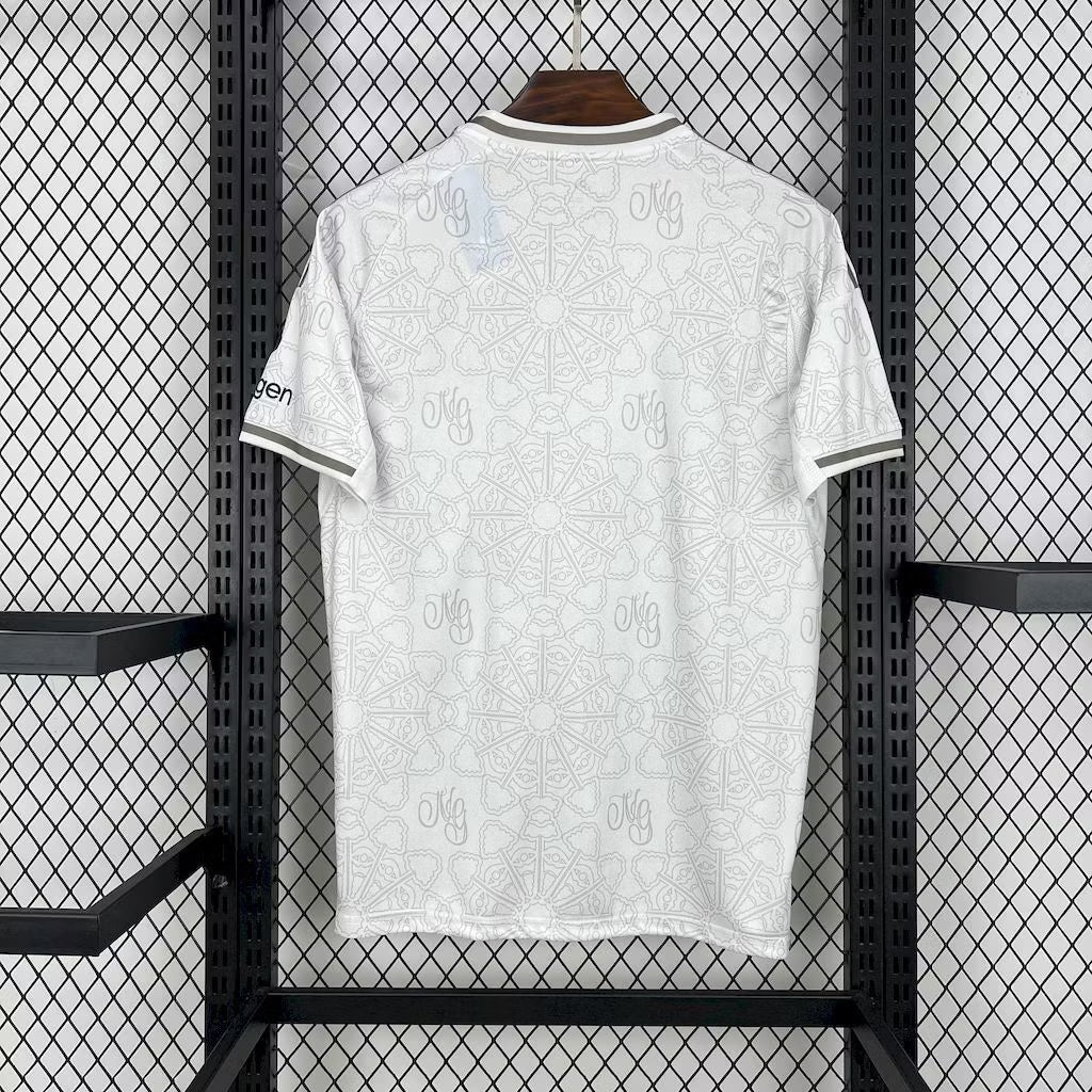 Camiseta Nottingham Forest visitante 25-26 Versión Fan 1:1