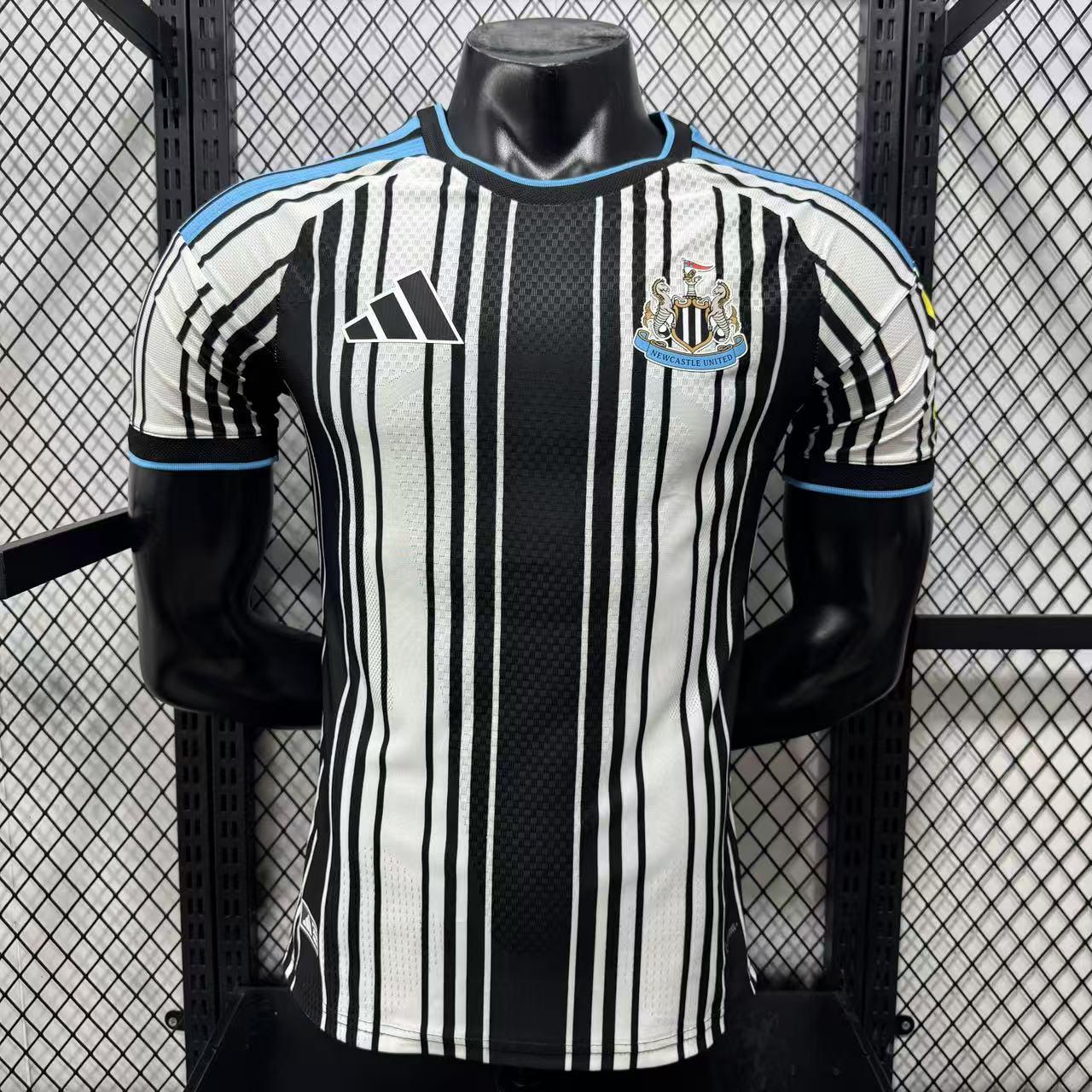 Camiseta Newcastle local 26-27 Versión Fan 1:1